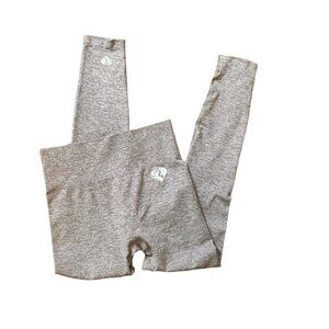 Women’s best legging is beige heather size m